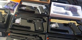 Vendían pistolas de balines en sobreruedas de Rosarito. Retiran de venta armas de juguete