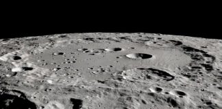 Hay agua en la luna confirma la NASA. Superficie de la luna.