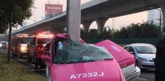 Muere conductor al chocar contra poste en CDMX. Accidente deja chofer muerto en CDMX