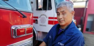 Un mecánico extraordinario, arregla motores con tacto, oído y olfato. Adrián Valenzuela, mecánico invidente en Tijuana