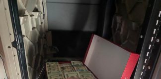 Simularon llevar zapátos, eran miles de dólares por Otay. Decomiso de dinero en garita de Otay