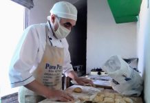 Las conchitas más artesanales de la frontera, las de Paco Pan. La elaboración de las conchitas es artesanal