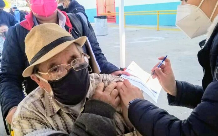 Vacunación en Baja California contra el coronavirus