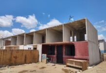 Piden espacios para escombros en Tijuana ante abandono de residuos en calles Casas que se quedaron a media construcción