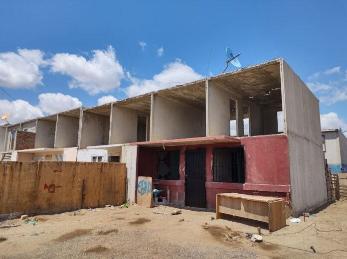 Casas que se quedaron a media construcción Casas que se quedaron a media construcción