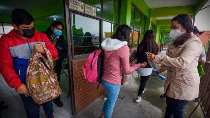 Escuela de educación básica en México