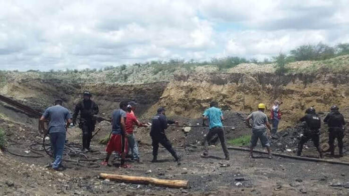 Trabajadores quedaron atrapados en mina de Coahuila