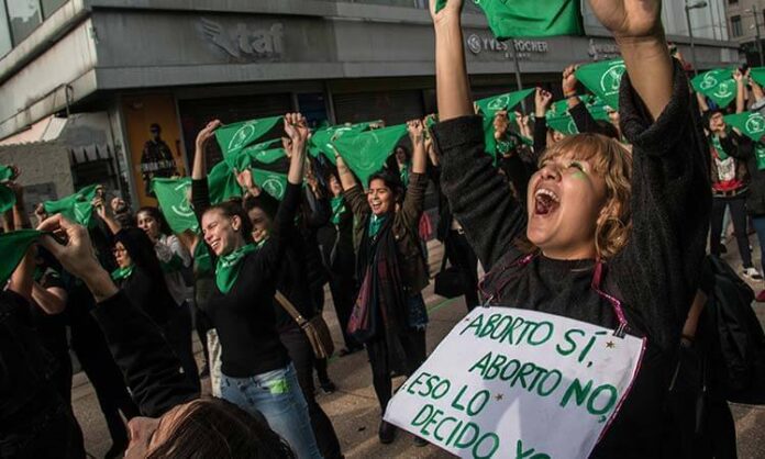 Aprueban el aborto
