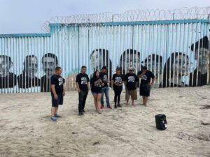 Presentación oficial del mural en el muro de Playas de Tijuana