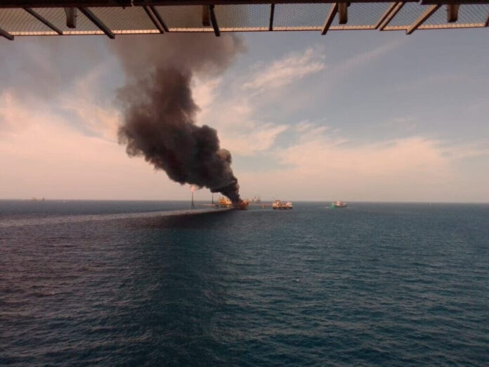 Explosión en plataforma de PEMEX