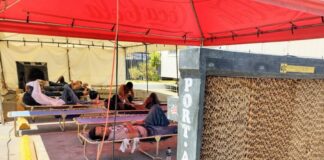 Más de 20 personas han muerto por calor en Mexicali en 2021. Punto de hidratación en el albergue El Peregrino de Mexicali por calor