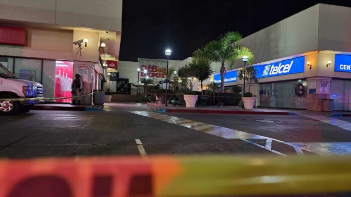 Dos personas muertas en Plaza Coronado de Playas de Tijuana