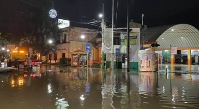 Inundaciones por desbordamiento de ríos Inundaciones por desbordamiento de ríos