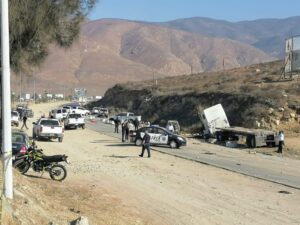 Tráiler choca en Tijuana, foto Margarito Martínez Esquivel 4-4