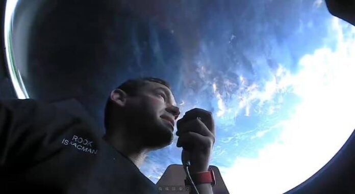 Tripulación de turistas SpaceX