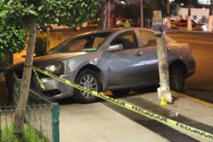 Vehículo involucrado en balacera en Rosarito