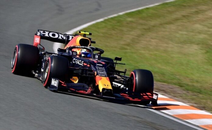 Checo Pérez con Red Bull