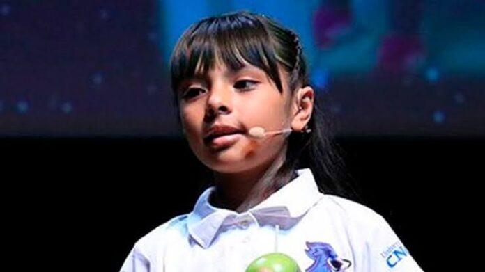 Niña mexicana con alto coeficiente intelectual
