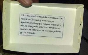 Mensaje que venía en el interior de las cajas