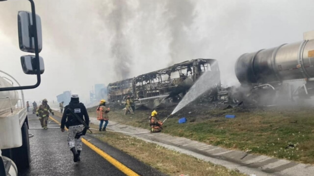 Se incendió autobús de aficionados de Rayados Se incendió autobús de aficionados de Rayados