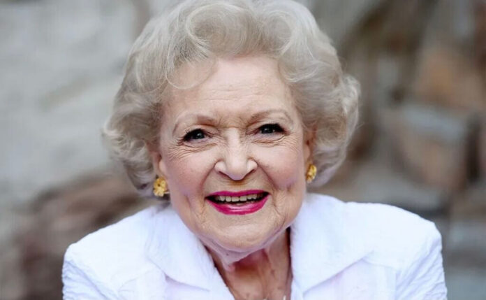 Betty White, ícono del cine, murió a los 99 años.