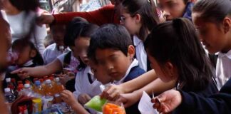 En marzo de 2025 prohibirán venta de comida «chatarra» en escuelas de México. Comida chatarra en escuelas