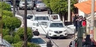 VIDEO: Fusilan a varias personas en un velorio en Michoacán. Fusilan a personas en Michoacán