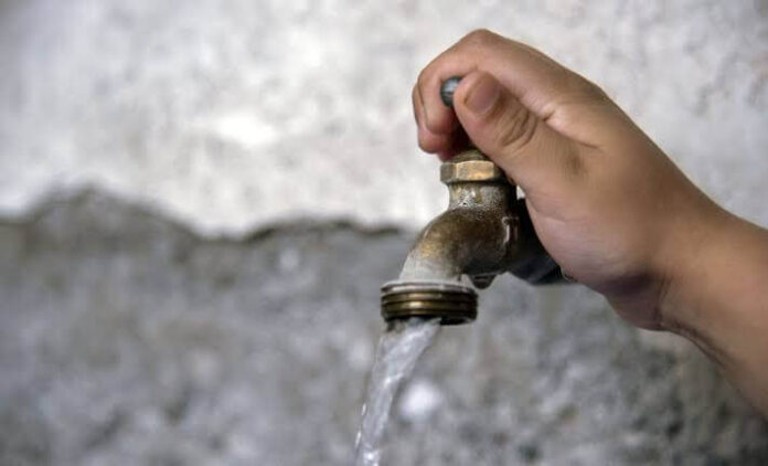Toma de agua de la llave
