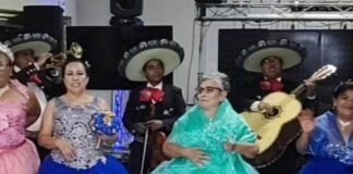 VIDEO: Abuelitas cumplen su sueño de tener fiesta de XV años. Abuelitas cumplen su sueño de tener fiesta de XV años