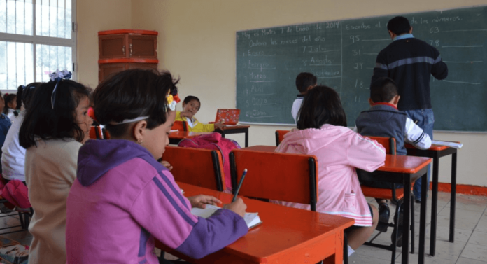 Niños en la escuela Niños en la escuela