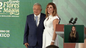 AMLO y Marina del Pilar