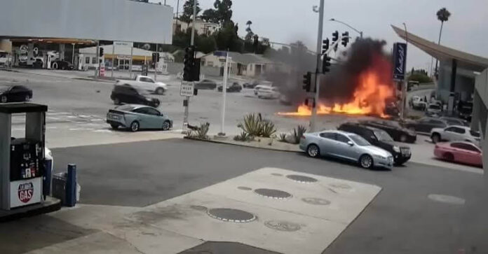 Acusan de asesinato a mujer que ocasionó terrible accidente en Los Ángeles Acusan de asesinato a mujer que ocasionó terrible accidente en Los Ángeles
