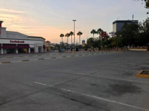 Como pueblo fantasma Tijuana