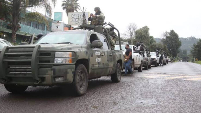 Convoy de 164 personas armadas fue detenido en Michoacán