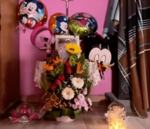 Médico da por muerta a niña y despierta en su funeral