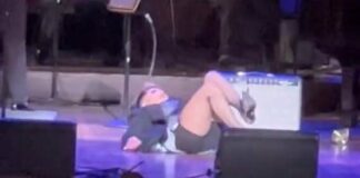 VIDEO: Alejandra Guzmán cae en el escenario y suspende show. Alejandra Guzmán cae en el escenario y suspende show