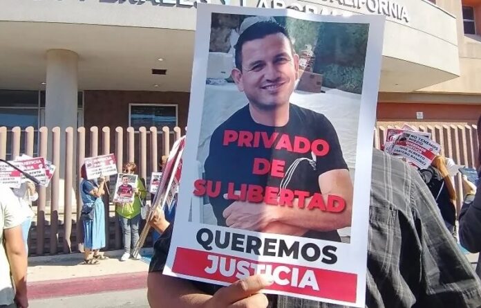 Comerciante fue asaltado y asesinado por policías municipales de Tijuana