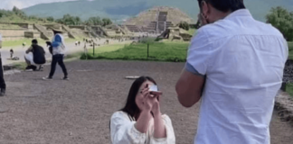 VIDEO: Mujer pide matrimonio a su novio en Teotihuacán. Mujer pide matrimonio a su novio en Teotihuacán