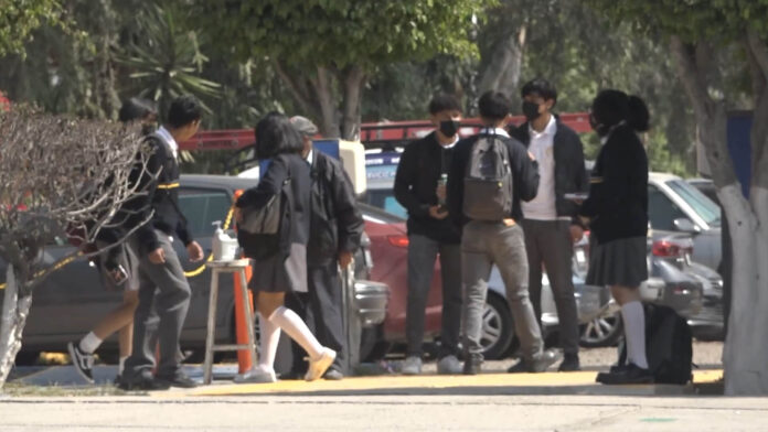 Alumnos de preparatoria en Tijuana