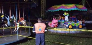 VIDEO: Juego mecánico deja 25 personas lesionadas tras caerse. Juego mecánico deja 25 personas lesionadas tras caerse