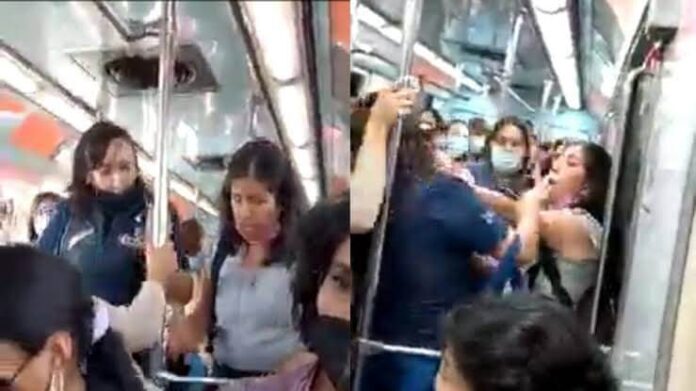 Mujeres se pelean en el metro por un asiento