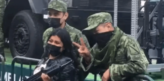 SEDENA arrestó a militares que prestaron armas a civiles para fotos. SEDENA arrestó a militares que prestaron armas a civiles