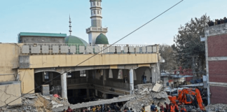 Llega a 100 cifra de muertos por atentado en mezquita de Pakistán. Llega a 100 cifra de muertos por atentado en mezquina de Pakistán