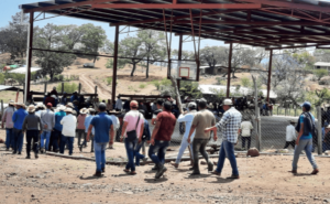 Así se armaron para enfrentar a la “familia michoacana” en México