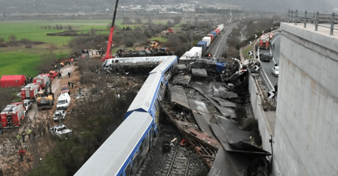 Choque de trenes en Grecia dejó decenas de muertos y heridos Choque de trenes en Grecia dejó decenas de muertos y heridos