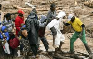 Ciclón Freddy aumenta intensidad y deja cientos de muertos