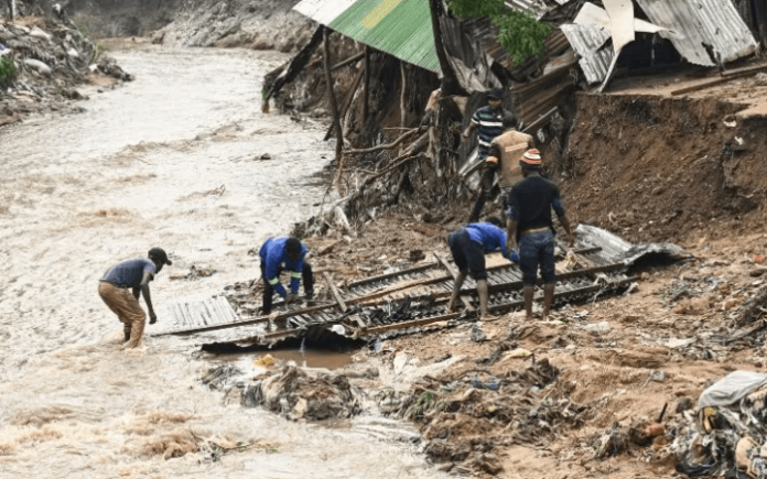 Ciclón Freddy aumenta intensidad y deja muertos