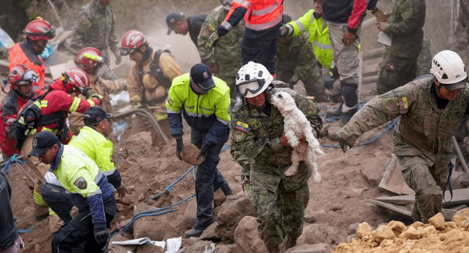 Varios muertos dejó un deslizamiento de tierra en Ecuador. Varios muertos dejó un deslizamiento de tierra en Ecuador.