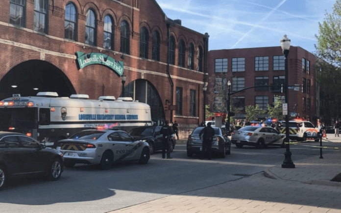 Tiroteo en Kentucky, EU, deja varios muertos y heridos