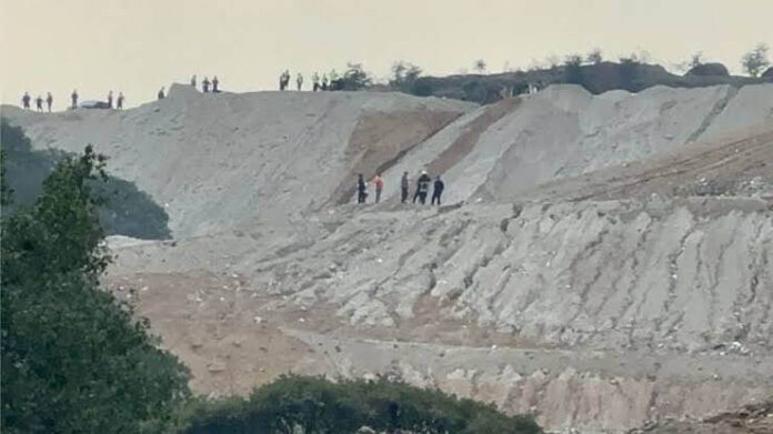 Deslave en relleno sanitario dejó dos desaparecidos bajo toneladas de basura